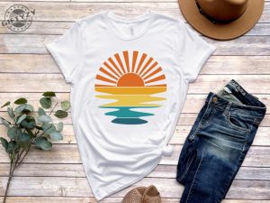 Sun Rays Tee Beachy Vibes Summer Time Giftyzy 5