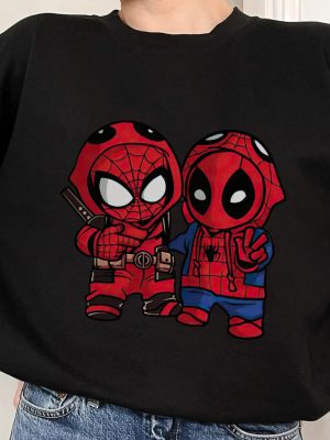 Marvel Spider man And Deadpool Cosplay 2 revetee scaled