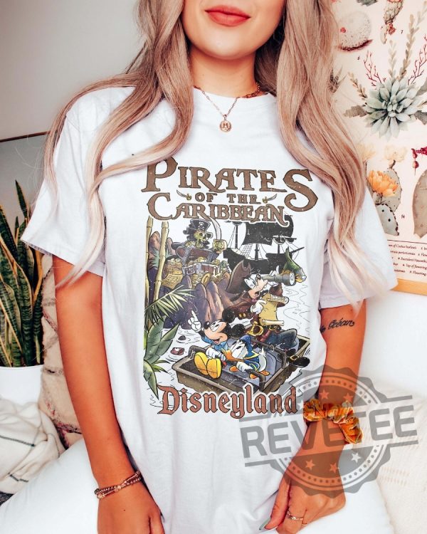 Pirates of the Caribbean Disneyland Shirt Mickey 1 revetee 1