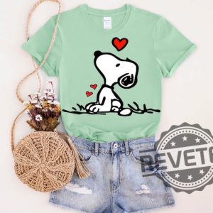 Snoopy Balloon Love Shirt For Mom Dad revetee 3