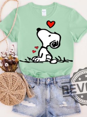 Snoopy Balloon Love Shirt For Mom Dad revetee 3