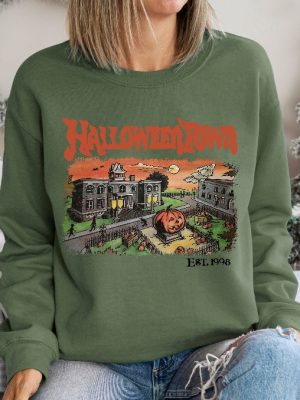 Vintage Halloween Town Est 1998 Sweatshirt Halloweentown Sweatshirt Gift revetee.com 2