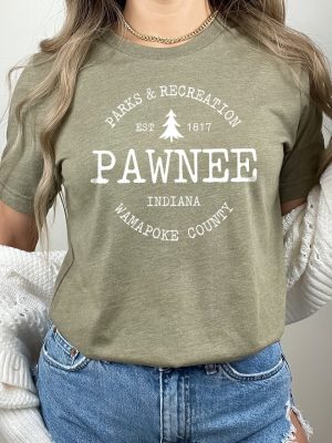 Pawnee Vintage Shirt Parks Rec Shirt Unique Gift Hoodie Long Sleeve Mug revetee.com 2