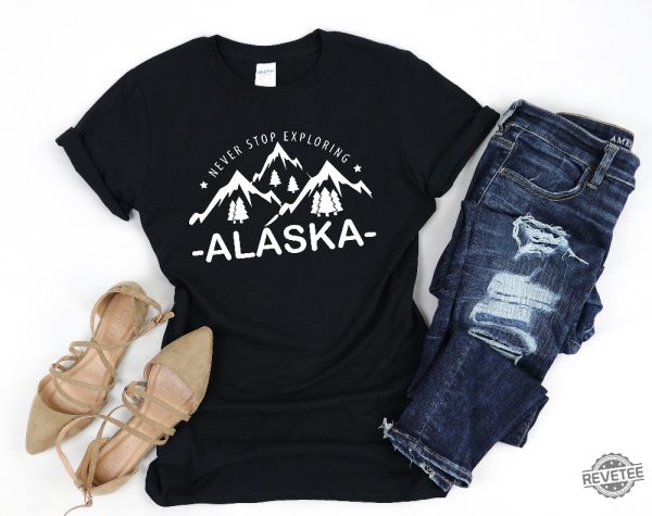 Alaska Shirt Gift From Alaska Best Gift Unique Hoodie Long Sleeve Sweatshirt Mug revetee.com 3