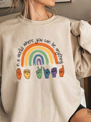 Be Kind Sign Language Shirt Asl Hand Shirt Best Unique Hoodie Long Sleeve Mug revetee.com 2