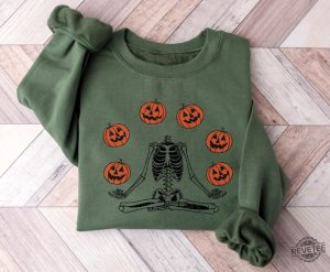 Pumpkin Halloween Hoodie Sweatshirt Skeleton Halloween Pumpkin Unisex Shirt revetee.com 4