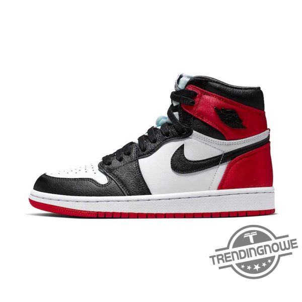 Wmns Air Jordan 1 Retro High Satin Black Toe trendingnowe.com 1