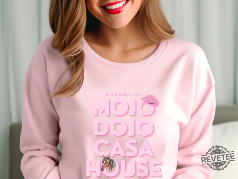 https://bucket-revetee.storage.googleapis.com/wp-content/uploads/2023/07/31115300/Mojo-Dojo-Casa-House-Merch-Ken-Sweatshirt-Barbenheimer-Margot-Robbie-Ryan-Gosling-Ken-Mojo-Dojo-Casa-House-Shirt-Im-Just-Ken-Barbieland-New-revetee.com_2.jpg