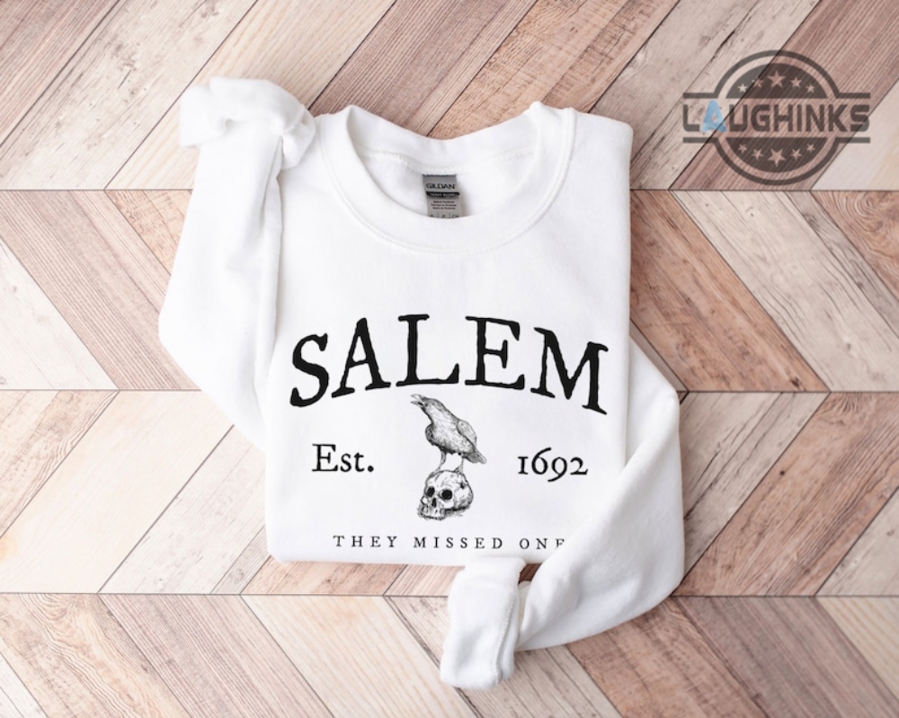 White Label Mfg Salem Witches - Massachusetts - Vintage Defunct Baseball Teams - Unisex T-Shirt Black / 3XL