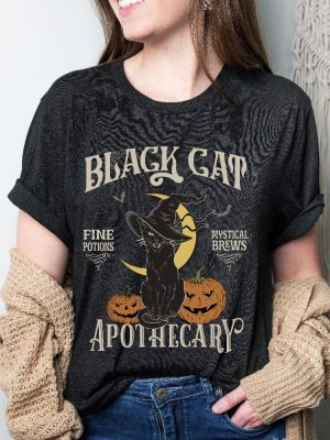 Halloween Black Cat Shirt Retro Halloween Cat Shirt Cat Mom Halloween Shirt Vintage Black Cat Salem Apothecary Shirt Classic Halloween Costumes Halloween Sweatshirts New revetee.com 2