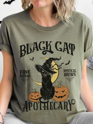 Halloween Black Cat Shirt Retro Halloween Cat Shirt Cat Mom Halloween Shirt Vintage Black Cat Salem Apothecary Shirt Classic Halloween Costumes Halloween Sweatshirts New revetee.com 7