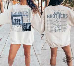 Jonas Brothers Tour Sweatshirt Jonas Brothers Merch Tour I Love Hot Dads Sweatshirt Jonas Brothers Boston Jonas Brothers The Tour Setlist Jonas Brothers The Tour Merch Unique revetee.com 2