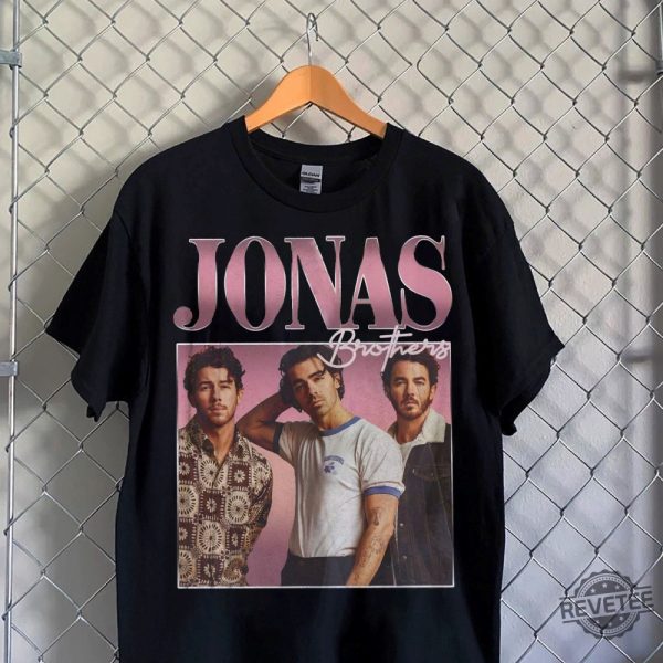 Jonas Brothers Tour Shirt Jonas Brothers Merch Tour I Love Hot Dads Sweatshirt Jonas Brothers Boston Jonas Brothers The Tour Setlist Jonas Brothers The Tour Merch I Heart Hot Dads Shirt New revetee.com 1