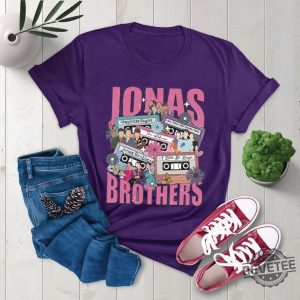 Nick Joe Kevin Jonas Shirt Jonas Brothers Merch Tour I Love Hot Dads Sweatshirt Jonas Brothers Boston Jonas Brothers The Tour Setlist Jonas Brothers The Tour Merch I Heart Hot Dads Shirt revetee.com 4