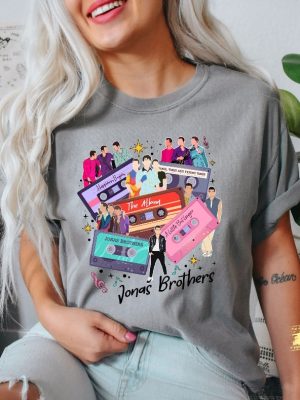 Jonas Brothers Shirt Jonas Brothers Merch Tour I Love Hot Dads Sweatshirt Jonas Brothers Boston Jonas Brothers The Tour Setlist Jonas Brothers The Tour Merch I Heart Hot Dads Shirt New revetee.com 2