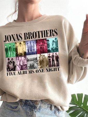 Retro Jonas Brothers The Eras Tour Shirt Jonas Brothers Merch Tour I Love Hot Dads Sweatshirt Jonas Brothers Boston Jonas Brothers The Tour Setlist Jonas Brothers The Tour Merch New revetee.com 2