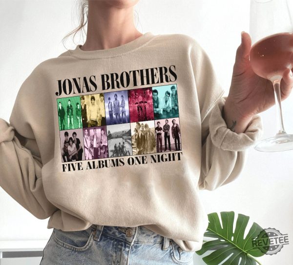 Retro Jonas Brothers The Eras Tour Shirt Jonas Brothers Merch Tour I Love Hot Dads Sweatshirt Jonas Brothers Boston Jonas Brothers The Tour Setlist Jonas Brothers The Tour Merch New revetee.com 2