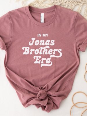 Jonas Brothers Era Retro Merch Jonas Brothers Merch Tour I Love Hot Dads Sweatshirt Jonas Brothers Boston Jonas Brothers The Tour Setlist Jonas Brothers The Tour Merch Unique revetee.com 3