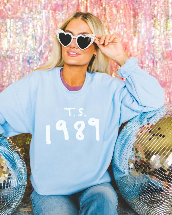 1989 Sweatshirt Light Blue 1989 Crewneck 1989 Taylor Swift Album Cover Taylor Swift 1989 Hoodie Taylor Swift 1989 Cd With Polaroids Shirt 1989 New Album Cover Taylor Swift Damn Season revetee.com 1