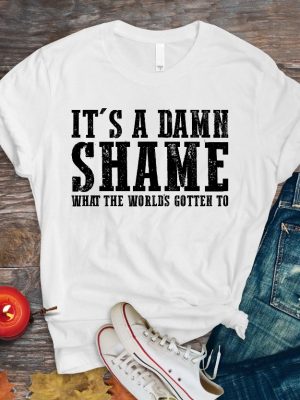 Its A Damn Shame What The Worlds Gotten To Shirt Richman North Of Richmond Lyrics Rich Man North Of Richmond Lyrics And Chords Oliver Anthony Official Merchandise New revetee.com 6