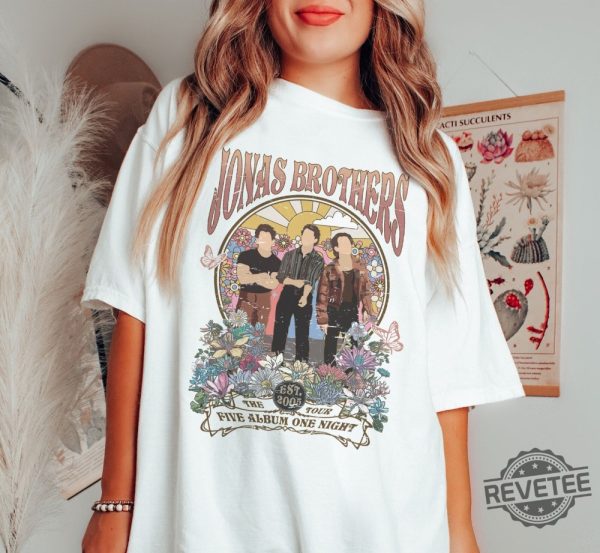 Retro Jonas Brothers Est 2005 Jonas Brothers Concert Detroit Little Bird Jonas Brothers Shirts Jonas Brothers Merch Jonas Brothers Tshirt Bounce Jonas Brothers Lyrics New revetee.com 1