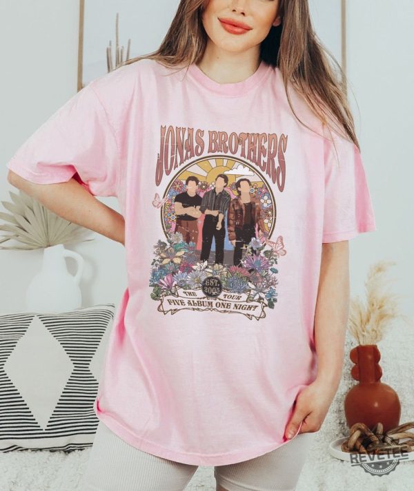 Retro Jonas Brothers Est 2005 Jonas Brothers Concert Detroit Little Bird Jonas Brothers Shirts Jonas Brothers Merch Jonas Brothers Tshirt Bounce Jonas Brothers Lyrics New revetee.com 2