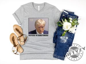 Trump Never Surrender Shirt Donald Trump Tshirt Free Trump Hoodie Sweatshirt Donald Trump Mugshot Never Surrender Trump Shirt giftyzy.com 5