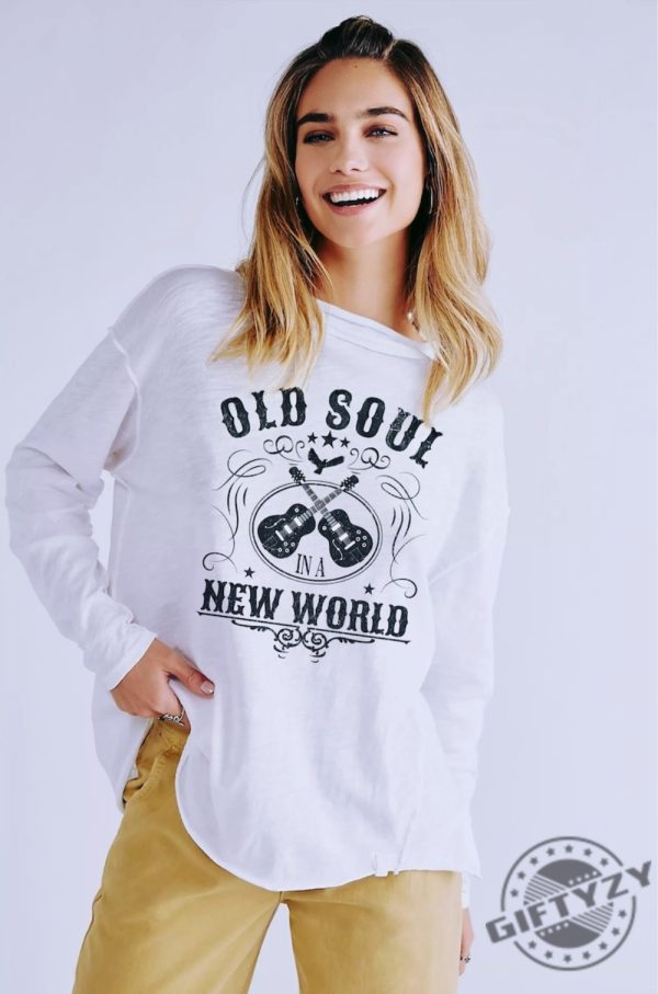 Living In A New World With An Old Soul Shirt Oliver Anthony Rich Men North Of Richmond Retro Distressed Vintage Shirt Hoodie Tee Sweatshirt giftyzy.com 2