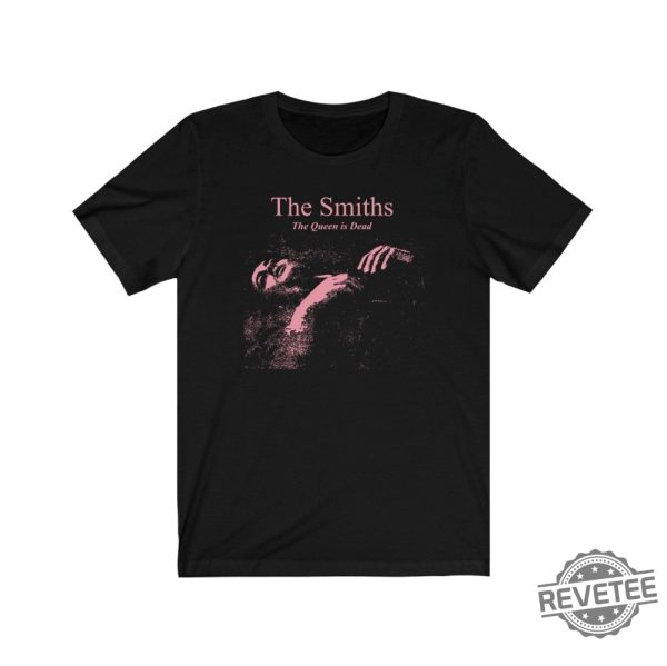 The Smiths The Queen Is Dead Shirt The Smiths Shirt The Smiths T Shirt The Smiths The Queen Is Dead T Shirt Morrissey The.Smiths The Smiths Bassist Shirt Unique revetee.com 1