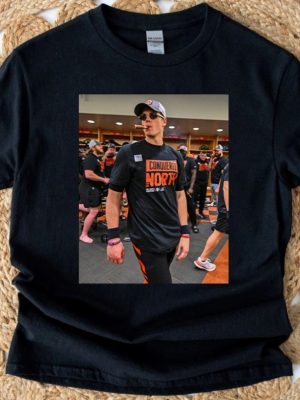 Burrow Smoking Cigar Vintage Black Shirt Cincinnati Bengals Joe Burrow Shirt Joe Burrow Contract 2023 Joe Burrow Eras Tour Shirt Joe Burrow Fashion Images revetee.com 2