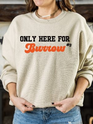 Joe Burrow Sweatshirt Retro Cincinnati Football Sweatshirt Cincinnati Bengals Joe Burrow Shirt Joe Burrow Contract 2023 Joe Burrow Eras Tour Shirt Joe Burrow Fashion Images New revetee.com 5