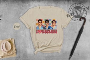 Vintage Jonas Brothers Shirt I Love Hot Dads Tshirt Joe Jonas Homage Hoodie Jonas Retro 90S Sweater Jonas Brother Merch giftyzy.com 3