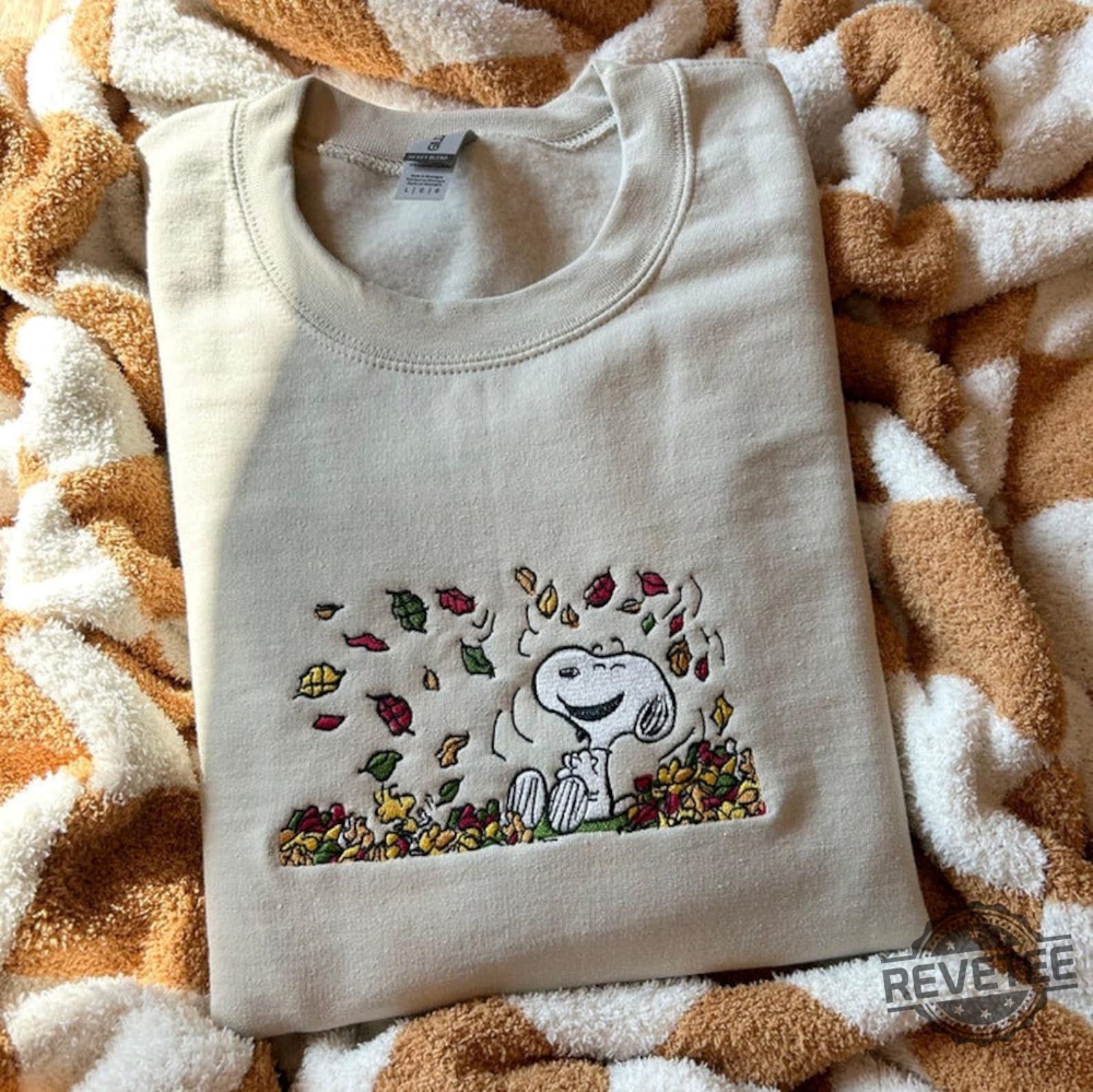 Halloween Pumpkin Snoopy Embroidered Sweatshirt Fall Snoopy Sweatshirt Snoopy Fall Crewneck Charlie Brown Halloween Happy Sunday Snoopy New