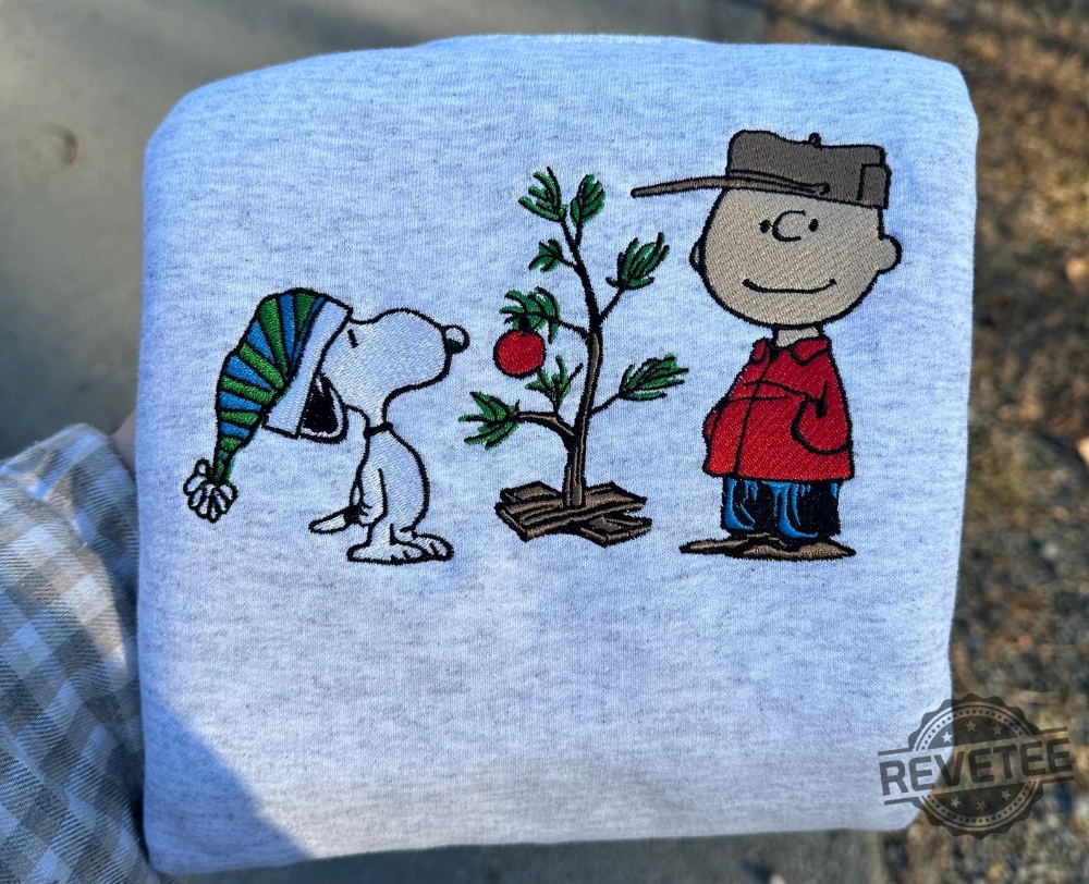 Christmas Embroidery Sweatshirt Snoopy Embroidered Sweatshirt Fall Snoopy Sweatshirt Snoopy Fall Crewneck Happy Sunday Snoopy New