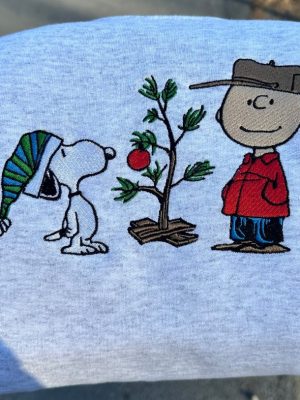 Christmas Embroidery Sweatshirt Snoopy Embroidered Sweatshirt Fall Snoopy Sweatshirt Snoopy Fall Crewneck Happy Sunday Snoopy New revetee.com 2