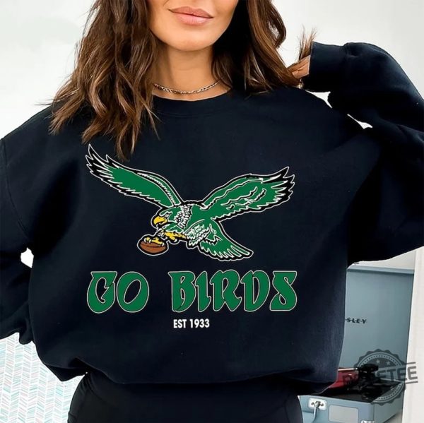 Philadelphia Eagles Sweatshirt Philadelphia Eagles Youth Shirt Philadelphia Eagles Shirt Near Me Philadelphia Eagles Shirts Eagles Vintage T Shirt Vintage Eagles Shirt Unique revetee.com 1