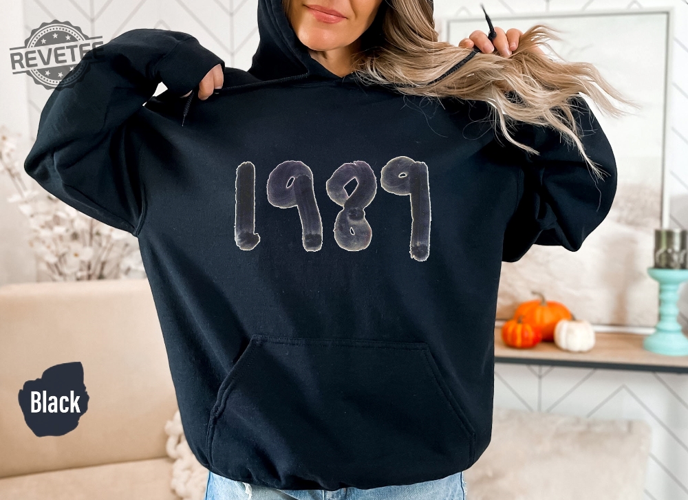 1989 Birthday Sweatshirt Taylor Swift The Eras Tour Beige Hoodie Taylor Swift 1989 Vault Taylor Swift Christmas Merch 1989 Taylors Version 1989 Sweatshirt Taylor Swift 1989 Merch