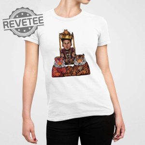 Jordan Travis Tiger King Shirt Jordan Travis Tiger King Tshirt Jordan Travis Tiger King Hoodie Jordan Travis Shirt Fsu Football Joe Exotic Jordan Travis Shirt Unique revetee 1