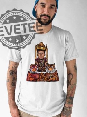 Jordan Travis Tiger King Shirt Jordan Travis Tiger King Tshirt Jordan Travis Tiger King Hoodie Jordan Travis Shirt Fsu Football Joe Exotic Jordan Travis Shirt Unique revetee 2