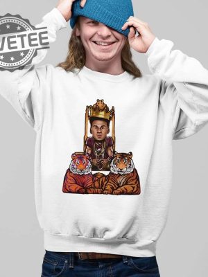 Jordan Travis Tiger King Shirt Jordan Travis Tiger King Tshirt Jordan Travis Tiger King Hoodie Jordan Travis Shirt Fsu Football Joe Exotic Jordan Travis Shirt Unique revetee 4