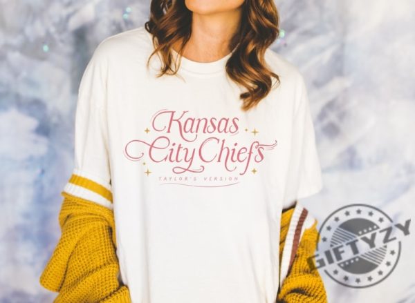 Kansas City Chiefs Taylors Version Shirt Travis And Taylor Tshirt Vintage Football Sweatshirt Subtle Travis Hoodie Unisex Tshirt Nfl Taylors Version Shirt giftyzy 6