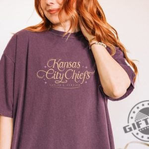 Kansas City Chiefs Taylors Version Shirt Travis And Taylor Tshirt Vintage Football Sweatshirt Subtle Travis Hoodie Unisex Tshirt Nfl Taylors Version Shirt giftyzy 9