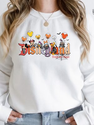 Disneyland Halloween Sweatshirt Trendy Sweatshirt Disneyland Halloween Shirt Sweetheart Night Disneyland 2024 Oversized Halloween Sweatshirt Halloween Town Sweatshirt revetee 4