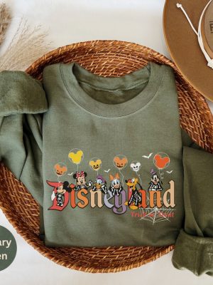 Disneyland Halloween Sweatshirt Trendy Sweatshirt Disneyland Halloween Shirt Sweetheart Night Disneyland 2024 Oversized Halloween Sweatshirt Halloween Town Sweatshirt revetee 6