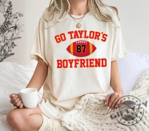 Go Taylors Boyfriend Travis Kelce Shirt Game Day Sweatshirt Kansas City Football Hoodie Trending Unisex Tshirt Football Fan Gifts giftyzy 3