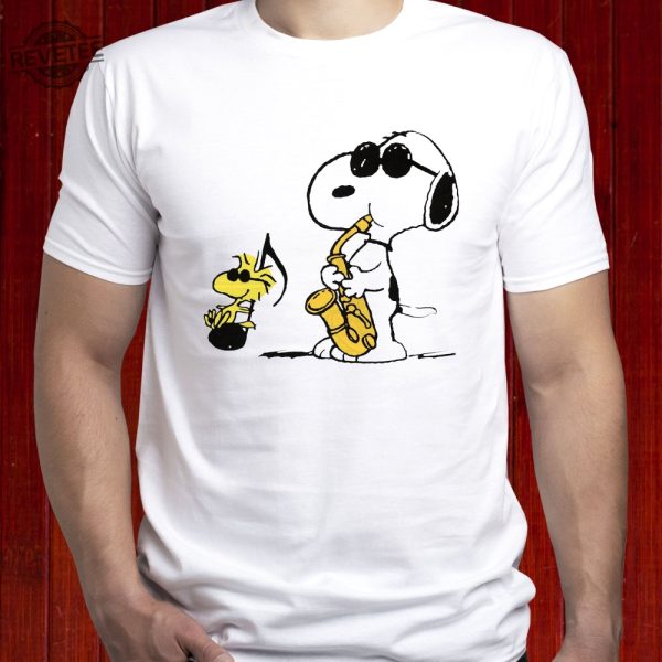 Peanuts Charlie Brown And Snoopy Playing Baseball Cleveland Guardians shirt,sweater,  hoodie, sweater, long sleeve and tank top