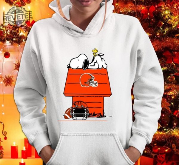 Cleveland Browns Nfl Football Snoopy Woodstock The Peanuts Movie T Shirt Nfl Games Today Snoopy Halloween Unique revetee 2