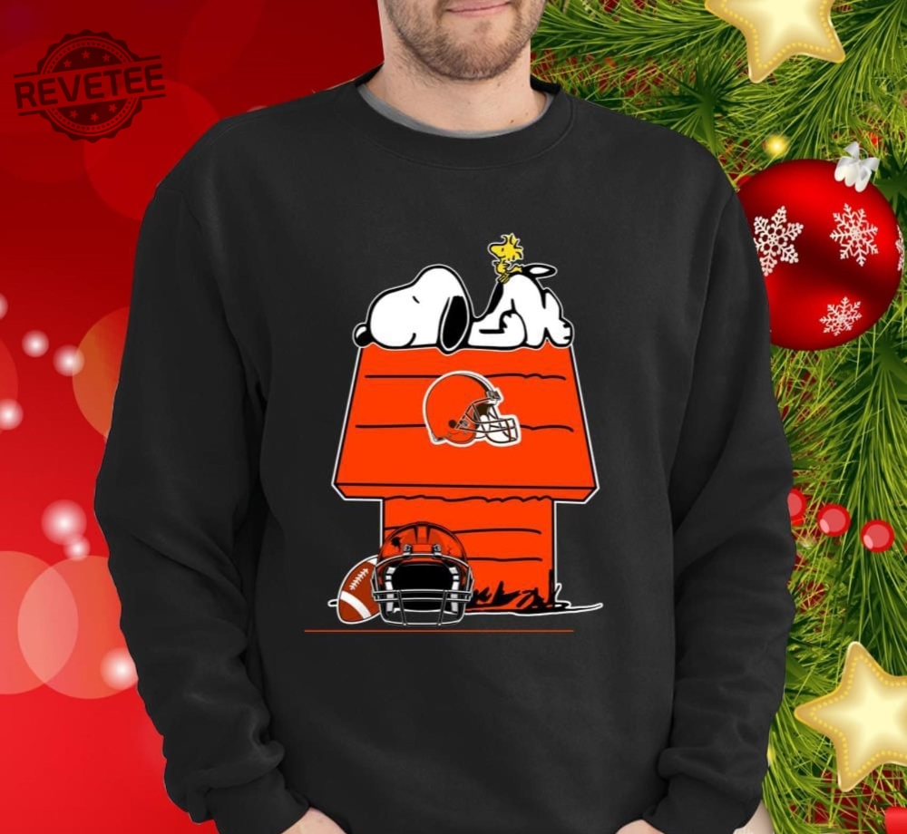 Cleveland Browns NFL Football Snoopy Woodstock The Peanuts Movie Youth T- Shirt