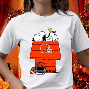 Cleveland Browns Nfl Football Snoopy Woodstock The Peanuts Movie T Shirt Nfl Games Today Snoopy Halloween Unique revetee 4