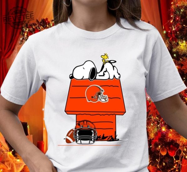 Cleveland Browns Nfl Football Snoopy Woodstock The Peanuts Movie T Shirt Nfl Games Today Snoopy Halloween Unique revetee 4